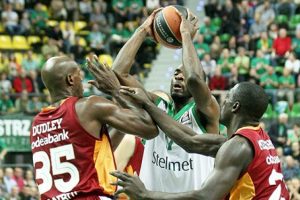 Galatasaray Polonya'da g&uuml;rledi