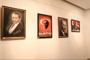 Konak'ta Atat&uuml;rk resmileri sergisi