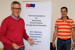 G&uuml;neydoğulu &ccedil;ocuklar unutulmadı