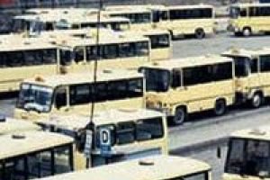 Geri giden minib&uuml;s &ccedil;ocuğu ezdi