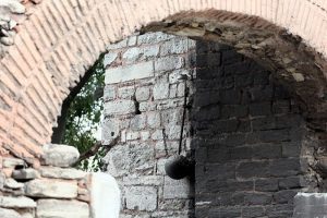 Fetihte kullanılan g&uuml;rz halen Silivrikapı'da