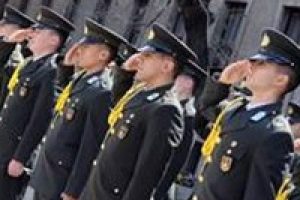 Askeri okuldan ayrılana tazminat m&uuml;jdesi!