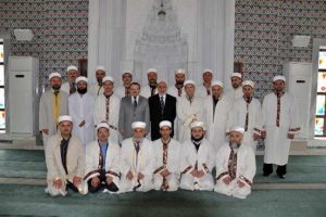İmamlar papazlara karşı