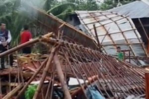 Filipinler yerle bir oldu: 1200 &ouml;l&uuml;