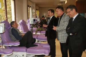 Kanser hastaları ebru sanatıyla moral buldu