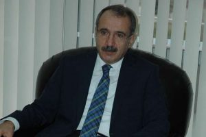 Eski Bakan Sarıg&uuml;l'&uuml; topa tuttu