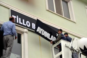 'Tillo' tabelası halayı