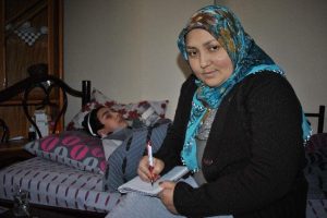 &Ccedil;antasında atan kalbiyle oğluna umut arıyor