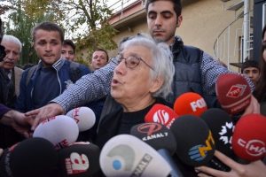Savaş Ay'ın vefatı yakınları ve meslektaşlarını yasa boğdu