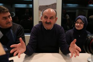 "&Ccedil;ocuklar sıkıntı &ccedil;eksin ki &ouml;zg&uuml;venleri olsun"