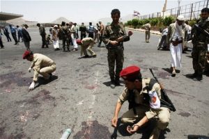Yemen'de &ccedil;atışma: 14 &ouml;l&uuml;