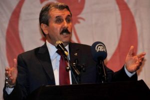 Destici'den h&uuml;k&uuml;mete eleştiri