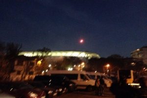 Saracoğlu'nda paraş&uuml;tl&uuml; fişek!