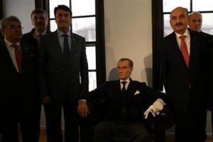M&uuml;ezzinoğlu'dan 'Yunan' savunması