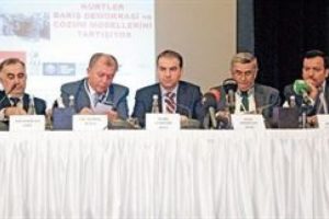 K&uuml;rtler barış ve &ccedil;&ouml;z&uuml;m&uuml; Ankara'da tartıştı