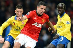 Van Persie Arsenal'ı yıktı!