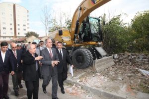 "Bursa'yı yıkarak g&uuml;zelleştiriyoruz"