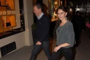 Tek başına eğlendi...