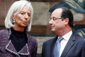 Hollande Paris'te yuhalandı