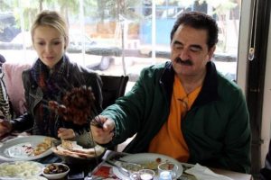 Tatlıses ailesinin kebap keyfi