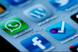 Facebook iPhone kullanıcılarını &ccedil;ıldırttı