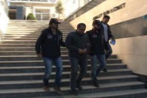 G&uuml;venlik m&uuml;d&uuml;r&uuml; tarafından &ouml;ld&uuml;r&uuml;ld&uuml;