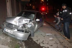 N&ouml;bete giden polis &ouml;l&uuml;mden d&ouml;nd&uuml;