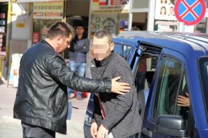 Bı&ccedil;aklı saldırgan yakalandı