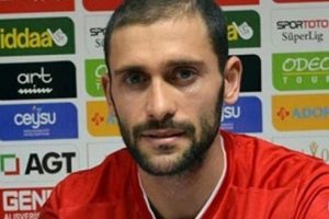 "G&ouml;ğs&uuml;mdeki ağrı 2-3 saat ge&ccedil;meyince..."