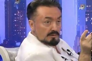 Adnan Hoca'ya yine iltifatlar yağdı!