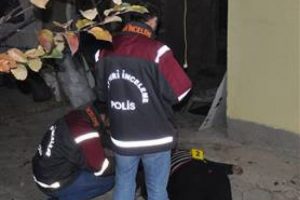Ayrı yaşadığı eşini &ouml;ld&uuml;r&uuml;p intihar etti
