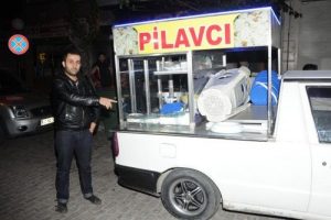 Zabıta ve seyyar satıcılar birbirine girdi