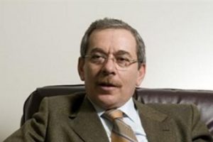 Başbakan ekonomik verilerle oynuyordur!