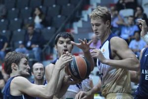 Anadolu Efes ile Real Madrid 17. randevuda