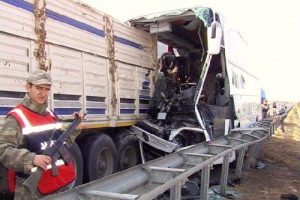 Şanlıurfa'da sis kazası: 2 &ouml;l&uuml; 20 yaralı