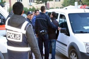 Sınırda uyuşturucu operasyonu: 57 g&ouml;zaltı