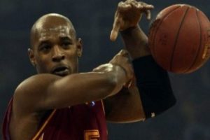 Jamont Gordon sezonu kapattı!
