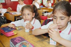 Okul s&uuml;t&uuml; i&ccedil;in teklifler verildi