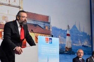 Levent &Uuml;z&uuml;mc&uuml; Sosyal Medyayı Salladı