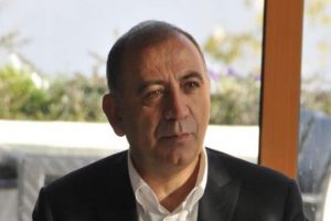 "Sarıg&uuml;l aklını peynir ekmekle yemiş"