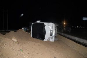Polis midib&uuml;s&uuml; devrildi: 8 yaralı