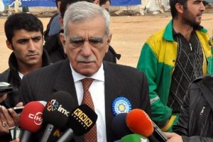 Barzani'nin gelişi Ahmet T&uuml;rk'&uuml; sinirlendirdi
