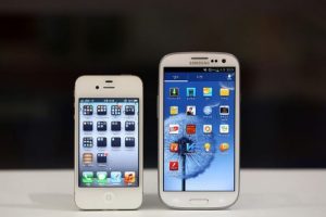 Apple ve Samsung bir kez daha mahkemelik oldu