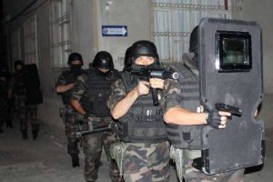 17 adrese eş zamanlı baskın