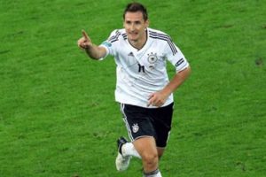Klose'den k&ouml;t&uuml; haber!