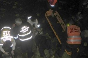 Polis merkezine gitmemek i&ccedil;in kendini dereye attı
