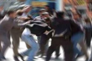 C&Uuml;'de karşıt g&ouml;r&uuml;şl&uuml; &ouml;ğrenciler arasında kavga