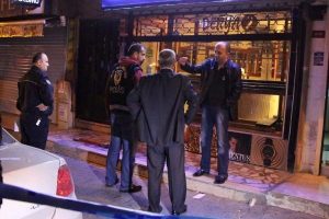 Soyulan d&uuml;kkan sahibi &ccedil;alışanlarını azarladı