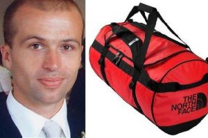 "İngiliz ajan, spor &ccedil;antasında &ouml;lm&uuml;ş olabilir"