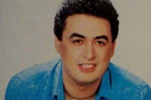 &Uuml;nl&uuml; oyuncunun babası arabesk&ccedil;i &ccedil;ıktı...